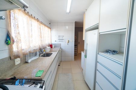 Apartamento à venda com 209m², 3 quartos e 3 vagas Apartamento à venda com 209m², 3 quartos e 3 vagasCozinha
