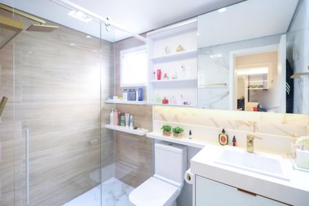 Apartamento à venda com 67m², 2 quartos e 2 vagasBanheiro da Suíte