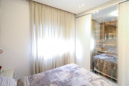 Apartamento à venda com 67m², 2 quartos e 2 vagasSuíte