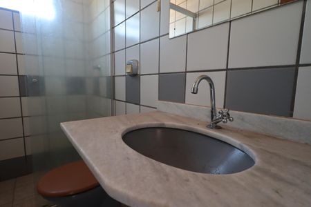 Banheiro da Suíte  de apartamento para alugar com 1 quarto, 35m² em Jardim Paulistano, Ribeirão Preto