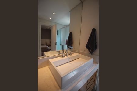 Apartamento à venda com 158m², 4 quartos e 2 vagasBanheiro da Suíte 3