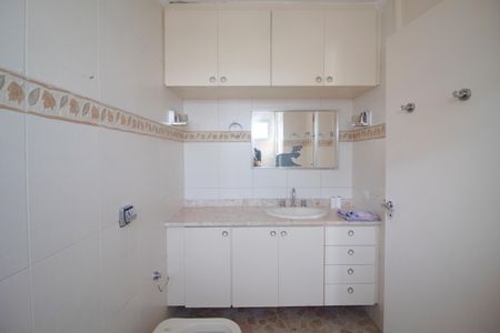 Apartamento à venda com 117m², 3 quartos e 1 vaga Apartamento à venda com 117m², 3 quartos e 1 vagaBanheiro da Suíte