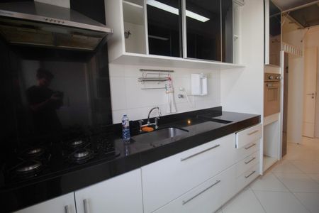 Apartamento à venda com 117m², 3 quartos e 1 vaga Apartamento à venda com 117m², 3 quartos e 1 vagaCozinha