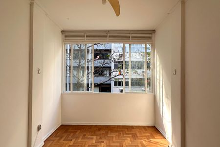 Apartamento à venda com 115m², 3 quartos e 1 vaga Apartamento à venda com 115m², 3 quartos e 1 vagaQuarto 01