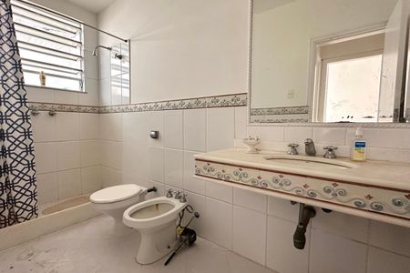 Apartamento à venda com 115m², 3 quartos e 1 vaga Apartamento à venda com 115m², 3 quartos e 1 vagaBanheiro Social