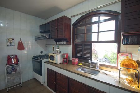 Casa para alugar com 300m², 2 quartos e 3 vagas Casa para alugar com 300m², 2 quartos e 3 vagasCozinha
