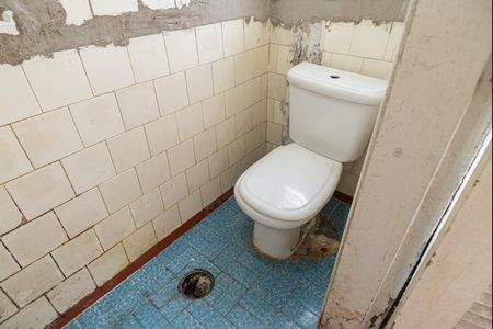 Apartamento à venda com 86m², 2 quartos e sem vaga Apartamento à venda com 86m², 2 quartos e sem vagaBanheiro de Serviço