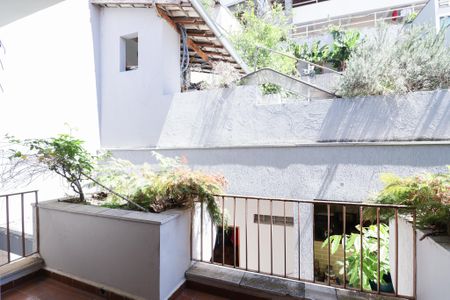 Casa à venda com 350m², 4 quartos e 2 vagas Casa à venda com 350m², 4 quartos e 2 vagasSuíte 4