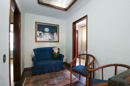 Casa à venda com 350m², 4 quartos e 2 vagas Casa à venda com 350m², 4 quartos e 2 vagasHall