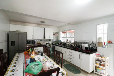 Casa à venda com 350m², 4 quartos e 2 vagas Casa à venda com 350m², 4 quartos e 2 vagasCozinha