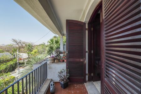 Casa à venda com 350m², 4 quartos e 2 vagas Casa à venda com 350m², 4 quartos e 2 vagasSuíte 1