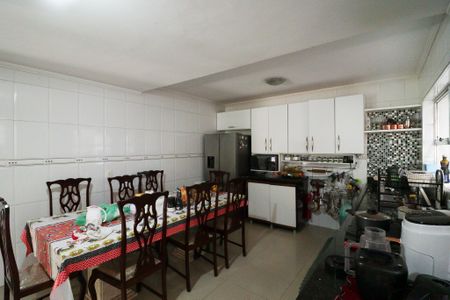 Casa à venda com 350m², 4 quartos e 2 vagas Casa à venda com 350m², 4 quartos e 2 vagasCozinha