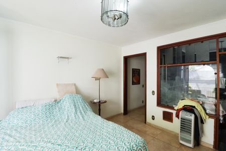 Casa à venda com 350m², 4 quartos e 2 vagas Casa à venda com 350m², 4 quartos e 2 vagasSuíte 4