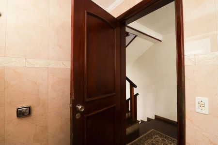 Casa à venda com 350m², 4 quartos e 2 vagas Casa à venda com 350m², 4 quartos e 2 vagasLavabo