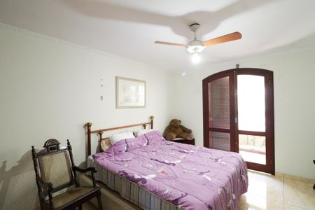 Casa à venda com 350m², 4 quartos e 2 vagas Casa à venda com 350m², 4 quartos e 2 vagasSuíte 3