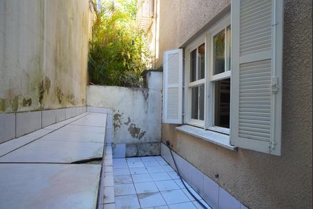 Apartamento à venda com 100m², 3 quartos e sem vagaQuintal - Fundos