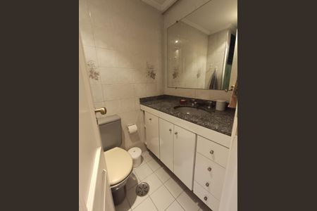 Apartamento à venda com 70m², 3 quartos e 1 vaga Apartamento à venda com 70m², 3 quartos e 1 vagaBanheiro da Suíte