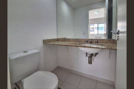 Apartamento para alugar com 70m², 2 quartos e 1 vaga Apartamento para alugar com 70m², 2 quartos e 1 vagaBanheiro da Suíte