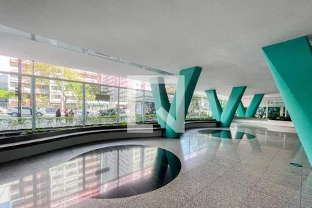 Apartamento à venda com 105m², 2 quartos e sem vaga Apartamento à venda com 105m², 2 quartos e sem vagaHall de entrada