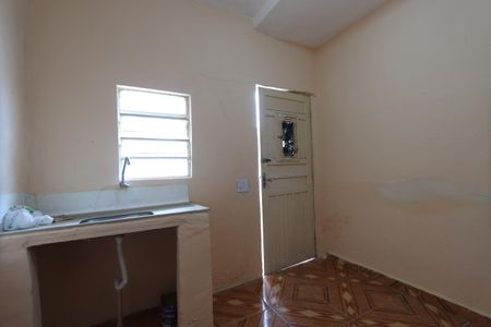 Cozinha de casa para alugar com 1 quarto, 30m² em Parque Santa Madalena, São Paulo