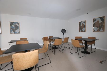 Apartamento para alugar com 62m², 2 quartos e sem vagaÁrea comum - Salão de festas