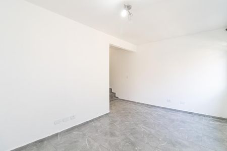 Casa de condomínio para alugar com 80m², 2 quartos e 1 vagaSala