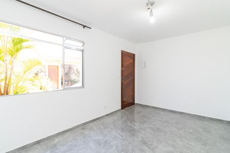 Sala de casa de condomínio para alugar com 2 quartos, 80m² em Vila Ré, São Paulo