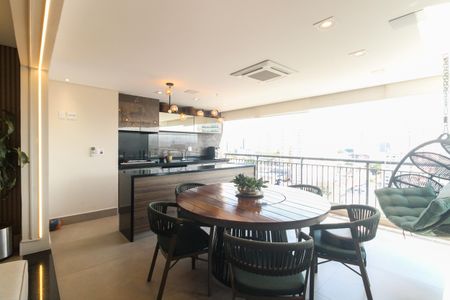 Apartamento à venda com 123m², 3 quartos e 2 vagas Apartamento à venda com 123m², 3 quartos e 2 vagasVaranda