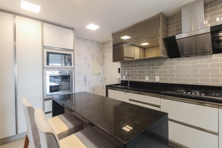 Apartamento à venda com 123m², 3 quartos e 2 vagas Apartamento à venda com 123m², 3 quartos e 2 vagasCozinha