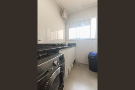 Apartamento à venda com 123m², 3 quartos e 2 vagas Apartamento à venda com 123m², 3 quartos e 2 vagasÁrea de Serviço