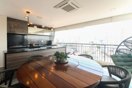 Apartamento à venda com 123m², 3 quartos e 2 vagas Apartamento à venda com 123m², 3 quartos e 2 vagasVaranda