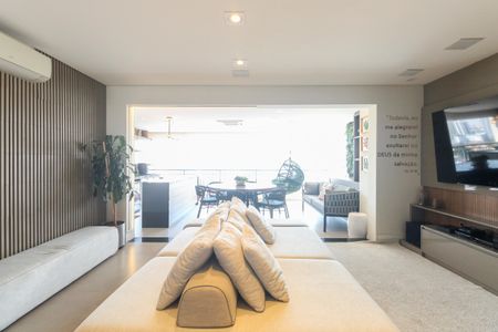 Apartamento à venda com 123m², 3 quartos e 2 vagas Apartamento à venda com 123m², 3 quartos e 2 vagasSala