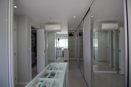 Apartamento à venda com 225m², 4 quartos e 2 vagasSuíte