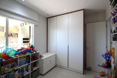 Apartamento à venda com 225m², 4 quartos e 2 vagasSuíte 2