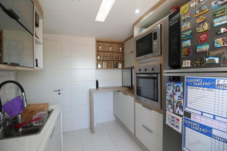 Apartamento à venda com 225m², 4 quartos e 2 vagasCozinha