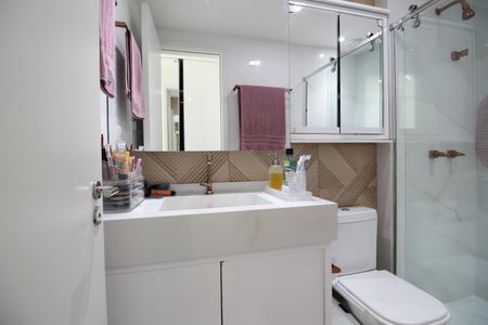 Apartamento à venda com 225m², 4 quartos e 2 vagasBanheiro da Suíte