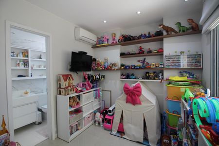 Apartamento à venda com 225m², 4 quartos e 2 vagasSuíte 2