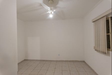 Casa à venda com 250m², 4 quartos e 3 vagas Casa à venda com 250m², 4 quartos e 3 vagasQuarto 2