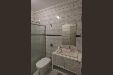 Casa à venda com 250m², 4 quartos e 3 vagas Casa à venda com 250m², 4 quartos e 3 vagasBanheiro