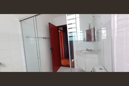 Casa à venda com 129m², 3 quartos e 2 vagas Casa à venda com 129m², 3 quartos e 2 vagasBanheiro