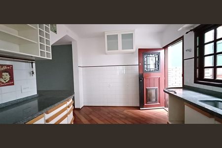 Casa à venda com 129m², 3 quartos e 2 vagas Casa à venda com 129m², 3 quartos e 2 vagasSala