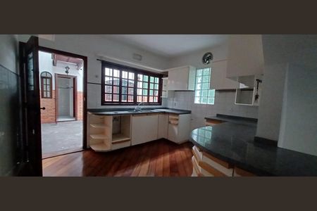 Casa à venda com 129m², 3 quartos e 2 vagas Casa à venda com 129m², 3 quartos e 2 vagasCozinha