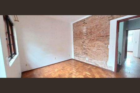 Casa à venda com 129m², 3 quartos e 2 vagas Casa à venda com 129m², 3 quartos e 2 vagasSala