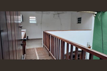 Casa à venda com 129m², 3 quartos e 2 vagas Casa à venda com 129m², 3 quartos e 2 vagasCorredor