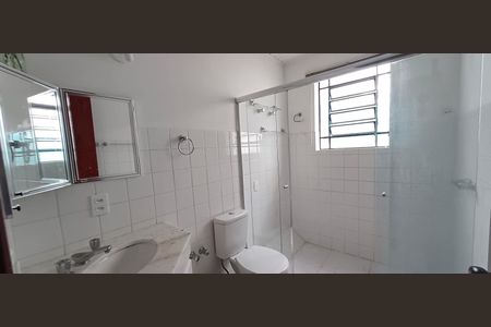 Casa à venda com 129m², 3 quartos e 2 vagas Casa à venda com 129m², 3 quartos e 2 vagasBanheiro