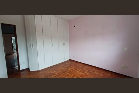 Casa à venda com 129m², 3 quartos e 2 vagas Casa à venda com 129m², 3 quartos e 2 vagasQuarto