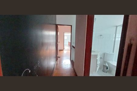 Casa à venda com 129m², 3 quartos e 2 vagas Casa à venda com 129m², 3 quartos e 2 vagasCorredor