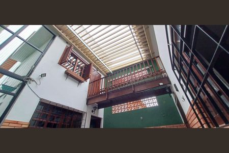 Casa à venda com 129m², 3 quartos e 2 vagas Casa à venda com 129m², 3 quartos e 2 vagasCorredor