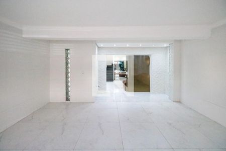 Casa à venda com 237m², 2 quartos e 2 vagas