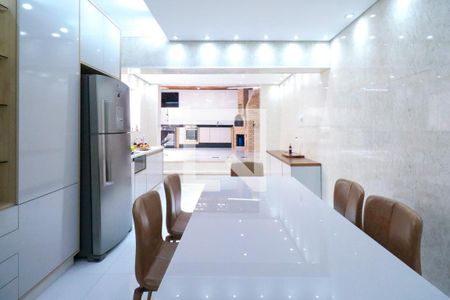 Casa à venda com 237m², 2 quartos e 2 vagas